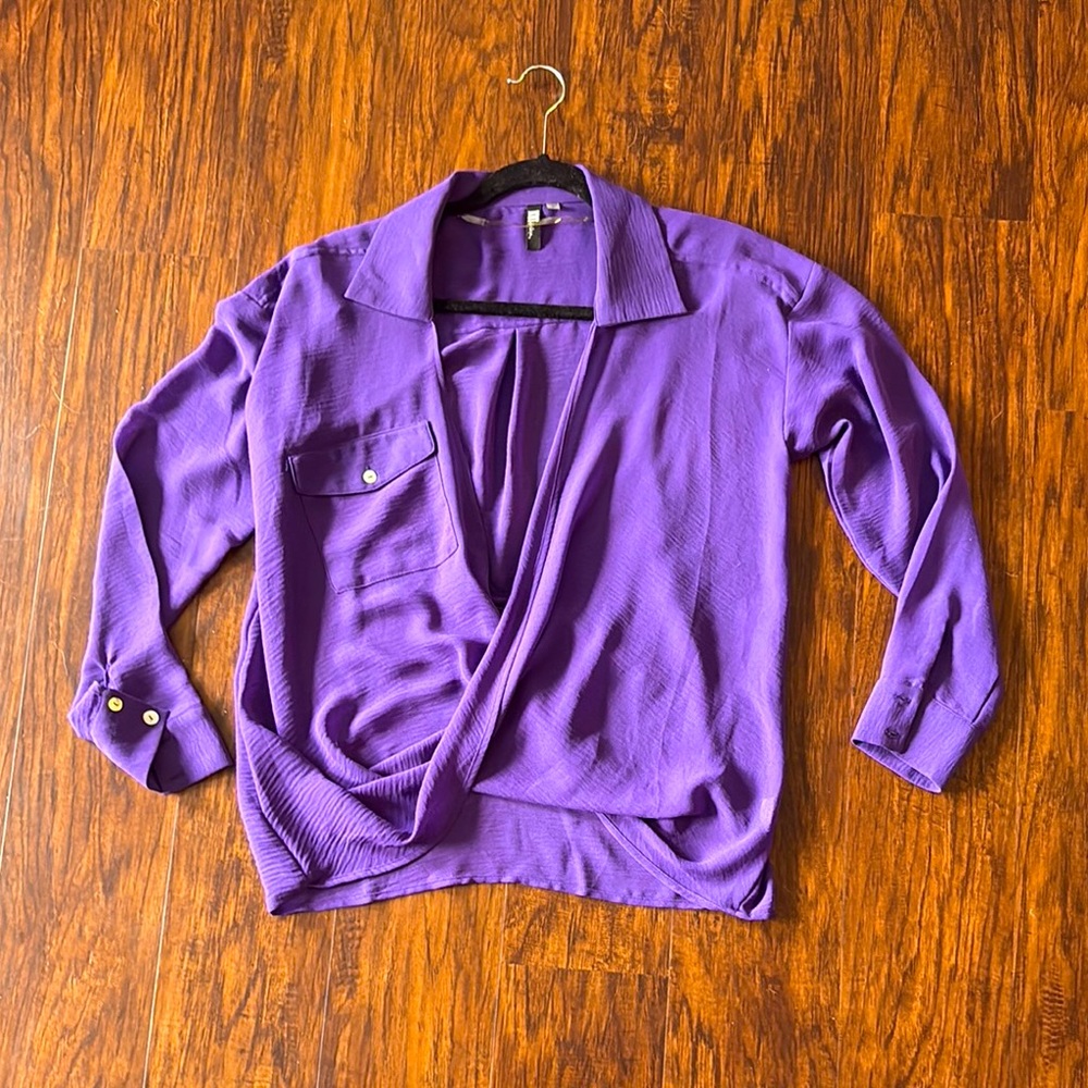 Kut from the Kloth Twist Front Top